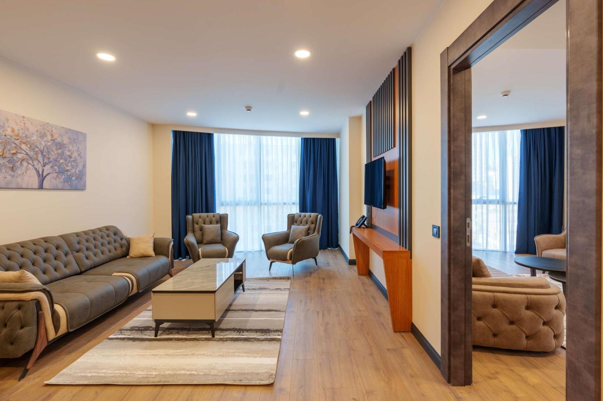 Best Western Plus Batumi Ngoại thất bức ảnh