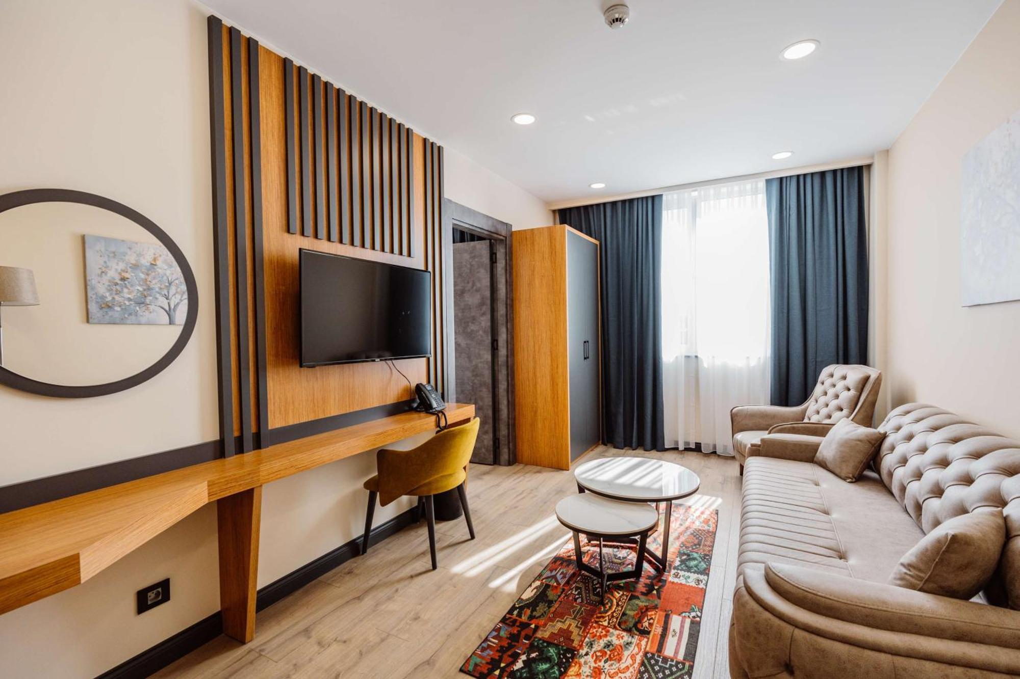 Best Western Plus Batumi Ngoại thất bức ảnh