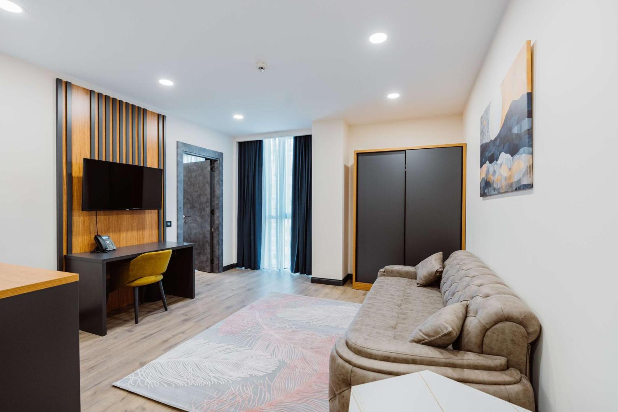 Best Western Plus Batumi Ngoại thất bức ảnh