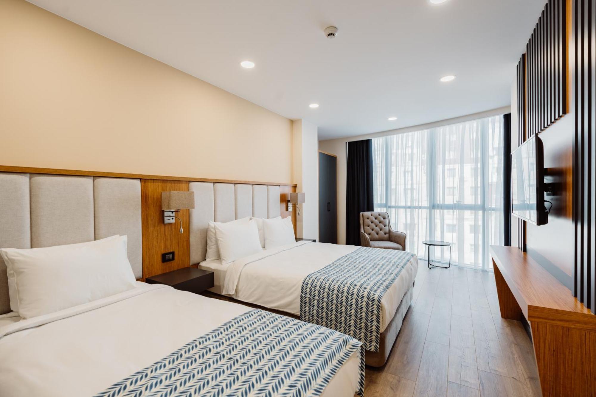 Best Western Plus Batumi Ngoại thất bức ảnh